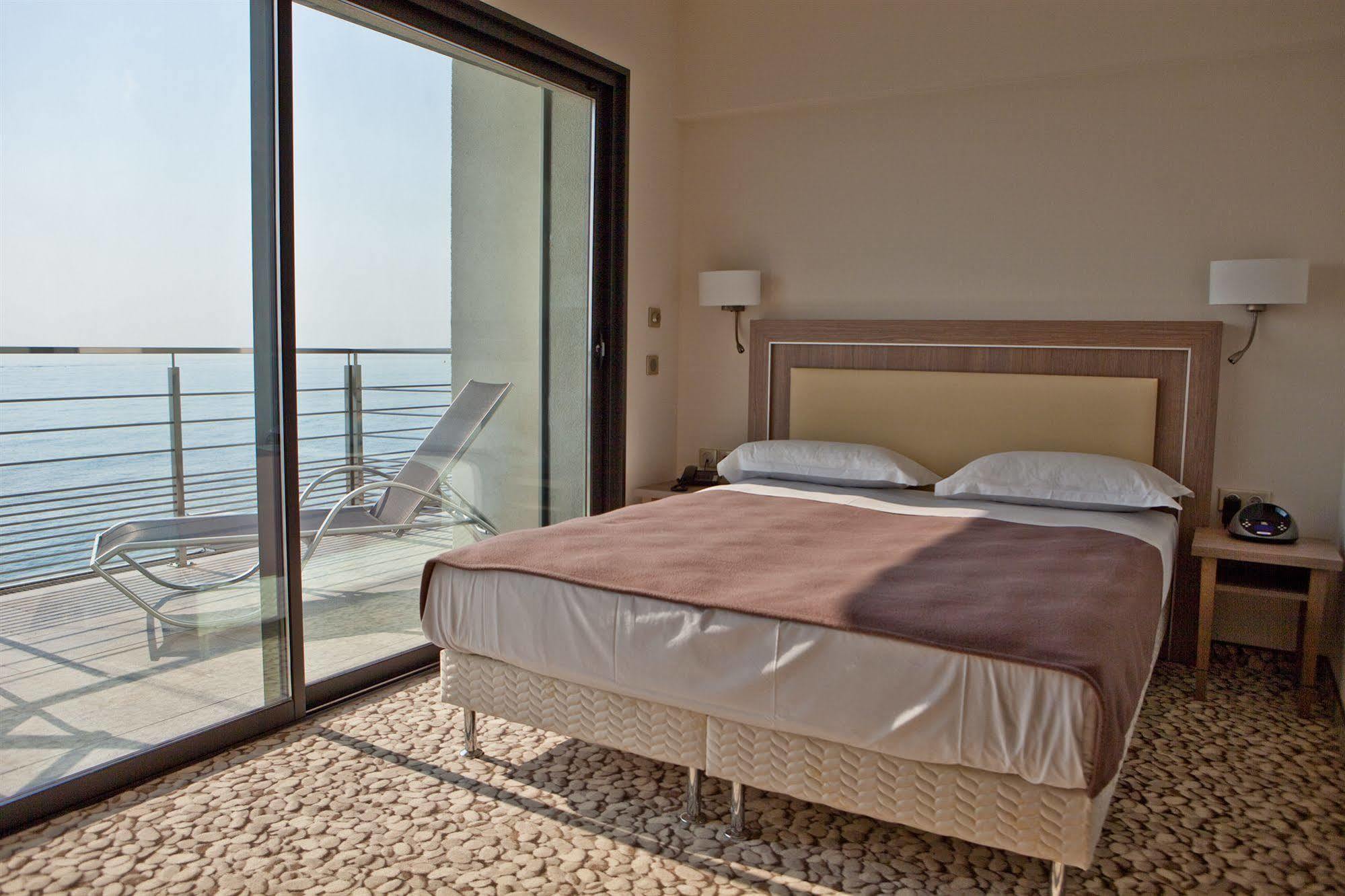 Hotel Azur 4*