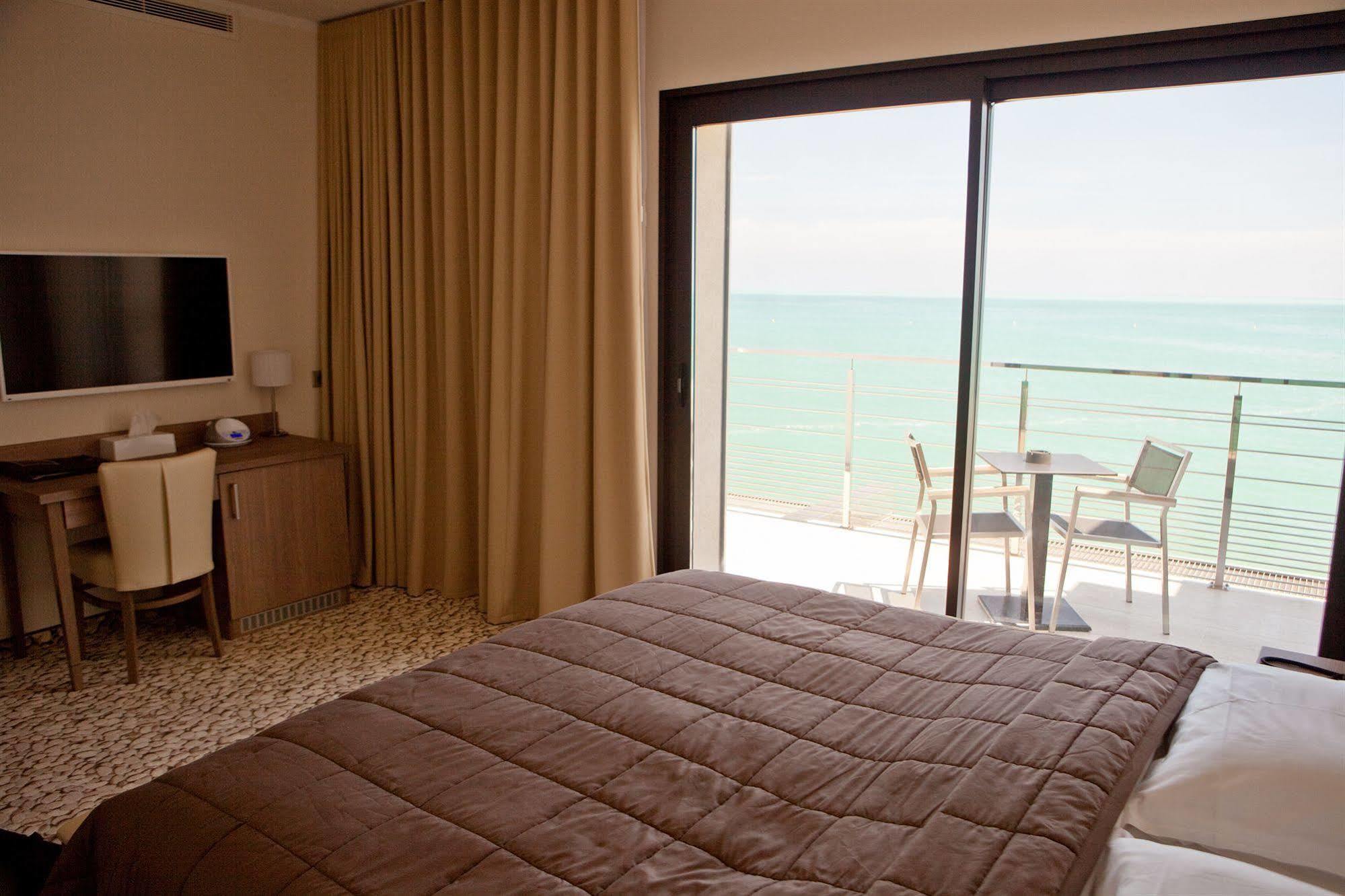 Azur Hotel Villeneuve-Loubet