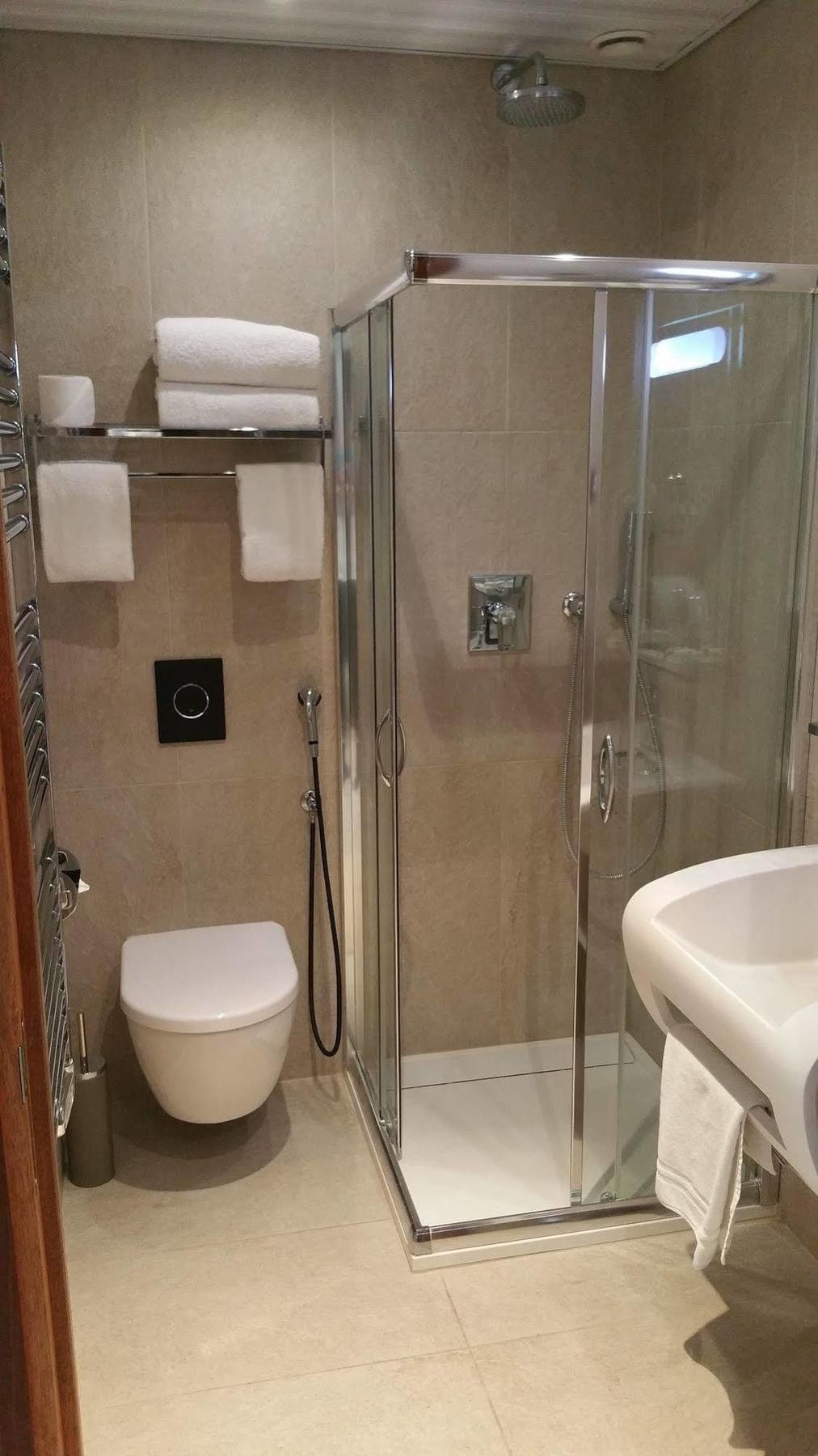 Azur Hotel 4*